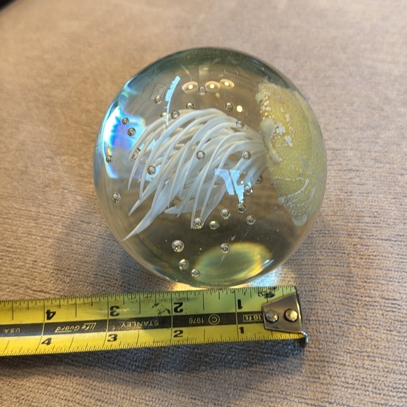 Jelly Fish Art Glass Sculpture Paper Weight - Picture 3 of 9